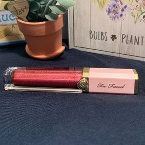 Too faced rich & dazzling high-shine lip gloss